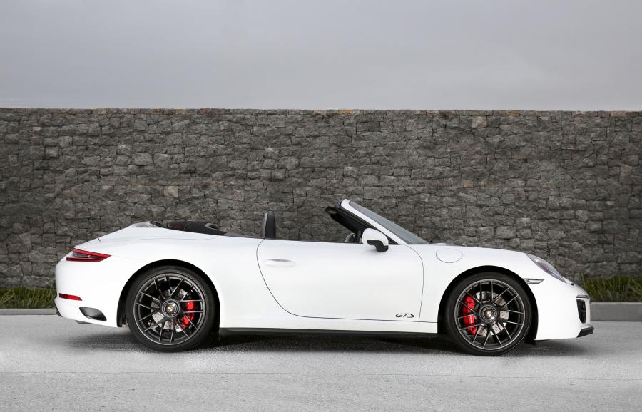  Porsche 911 Carrera GTS Cabriolet 2017 года  (AU) (фото 4 из 11)